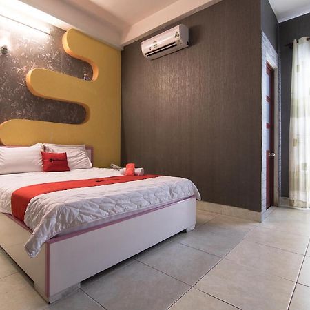 Reddoorz Plus Near Aeon Mall Tan Phu 2 Ho Chi Minh Zewnętrze zdjęcie